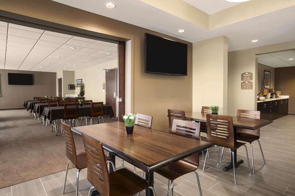 Microtel Inn And Suites By Wyndham Weyburn Einrichtungen foto